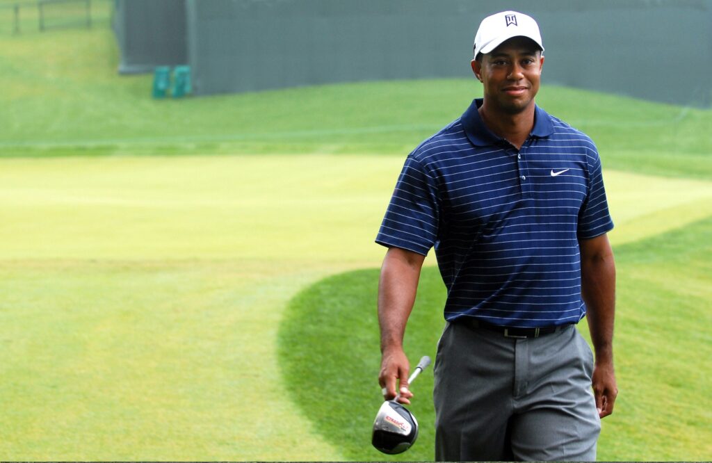 Tiger Woods usually always wears gloves 