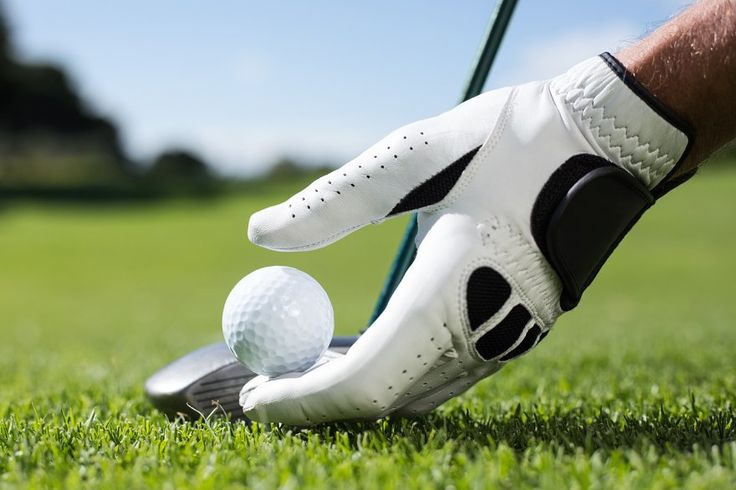 When should you wear a golf glove?