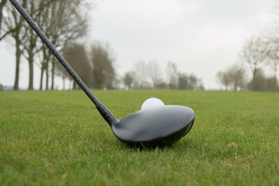 The driver allows the golfer to throw the ball for long distances 